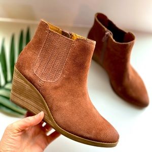 NEW Frye & Co. Kaye Chelsea Wedge Booties Size 7.5
